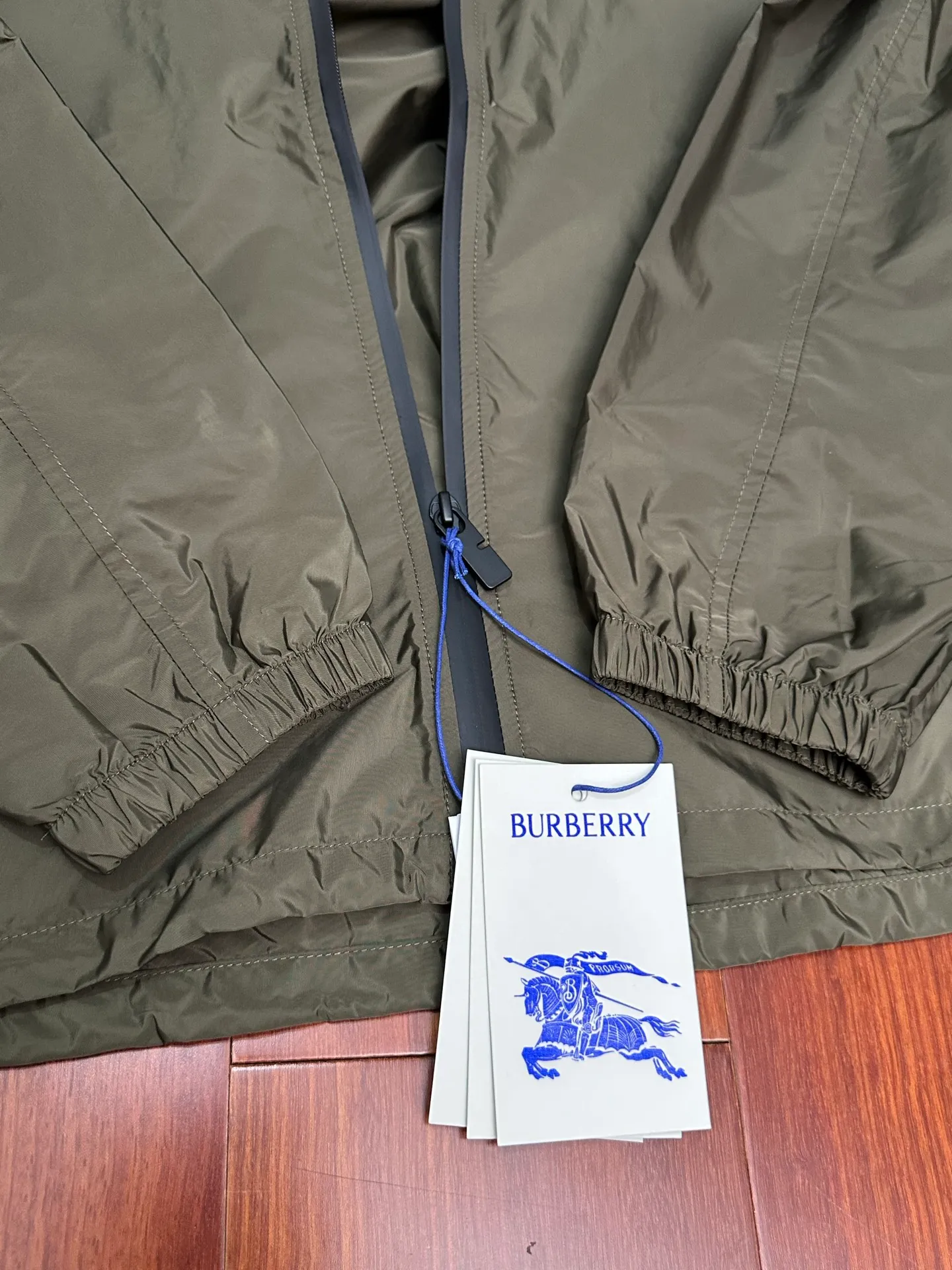 burberry ： 100% 。 。 ， ， 。 ，Breathable ， 。 ： ： ， ， 。 ， 。 。 ， ， 。 ： SIZE: S M L XL